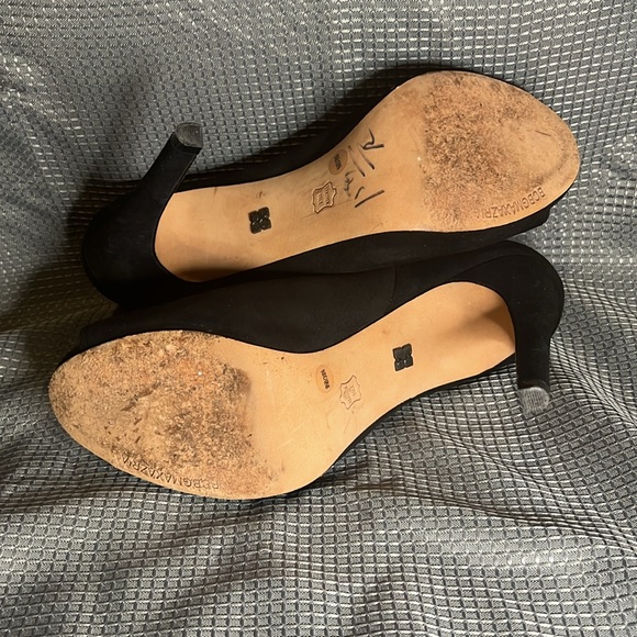 LOVIN’ BCBGMAXAZRIA SUEDE HEELS - Picture 4 of 4